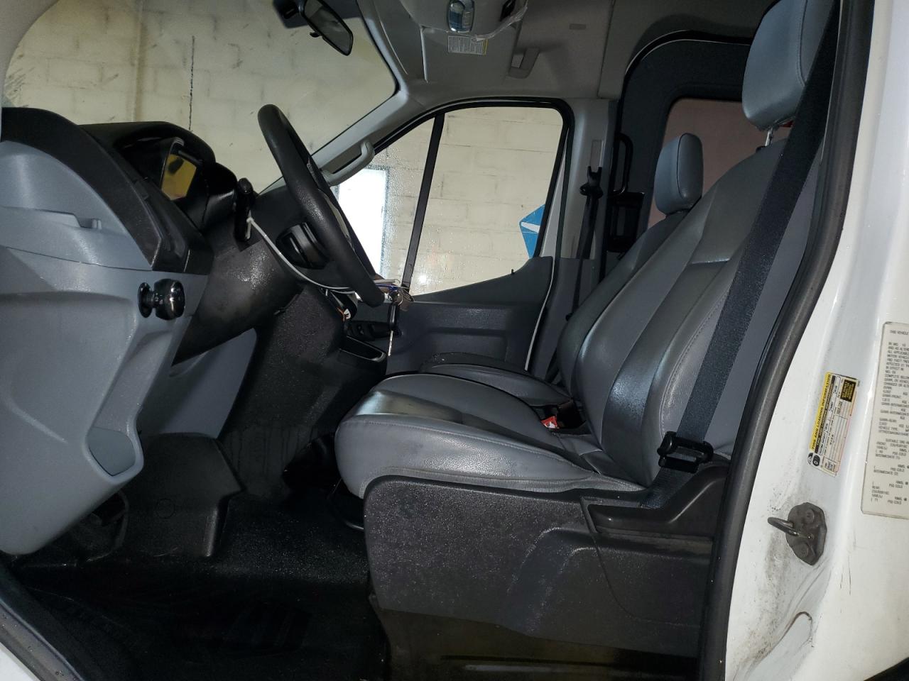 2016 Ford Transit T-250 VIN: 1FTYR2CM4GKA15490 Lot: 61352065