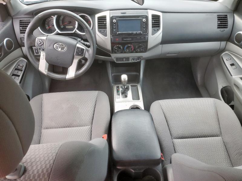  TOYOTA TACOMA 2015 Сріблястий