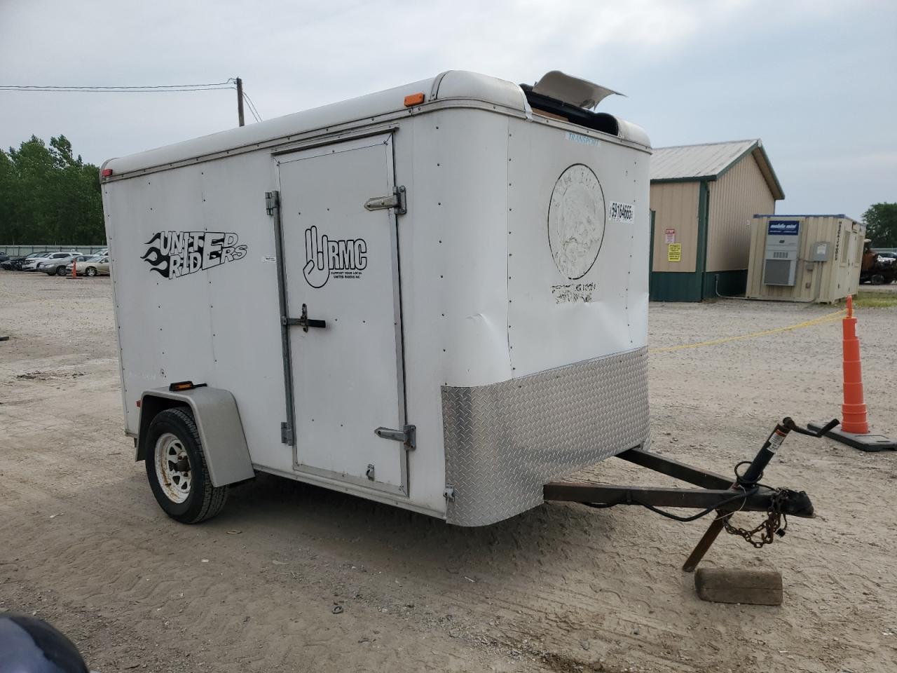 2003 Haulmark Enclosed Cargo Trailer for Sale in Pekin, IL - Top/Roof
