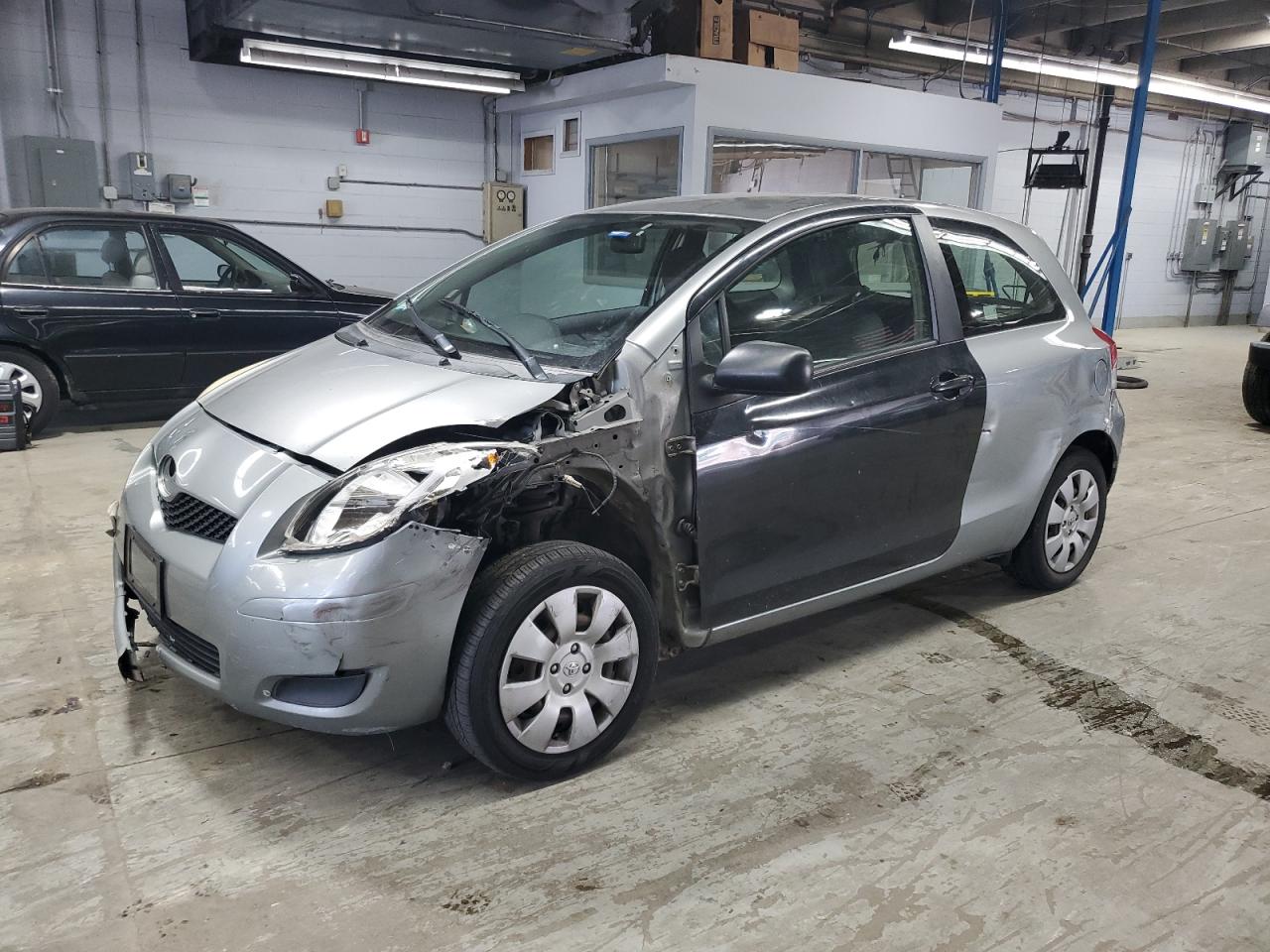 2009 Toyota Yaris продається в Wheeling, IL - All Over