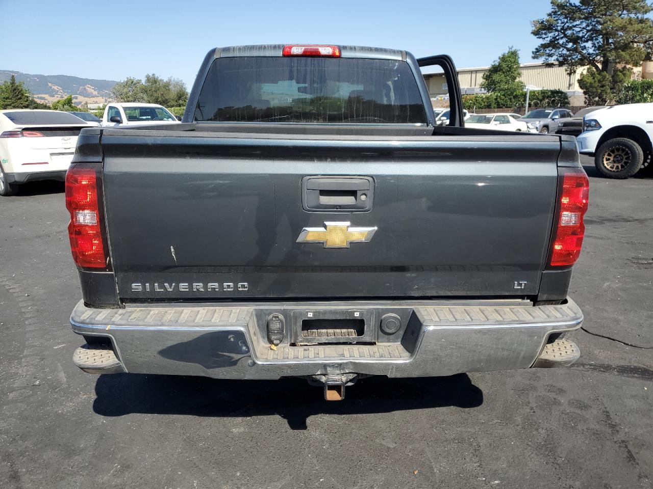 2018 Chevrolet Silverado K1500 Lt VIN: 3GCUKREC7JG495359 Lot: 62158445