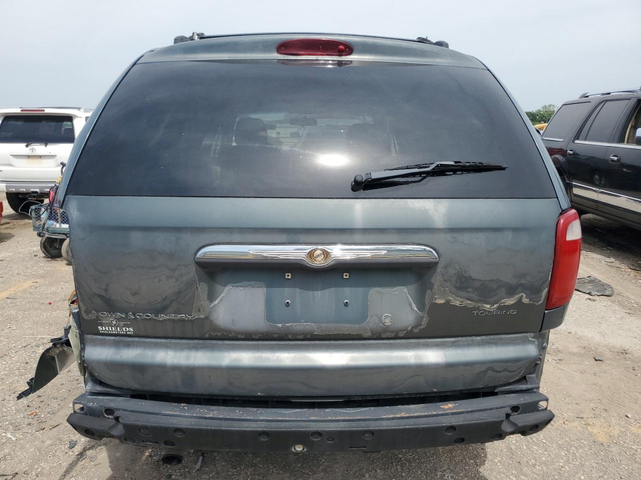 2005 Chrysler Town & Country Touring VIN: 2C4GP54L15R562675 Lot: 60551455