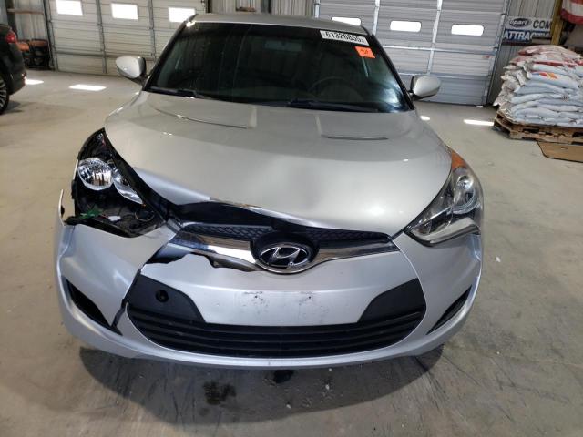  HYUNDAI VELOSTER 2015 Серебристый