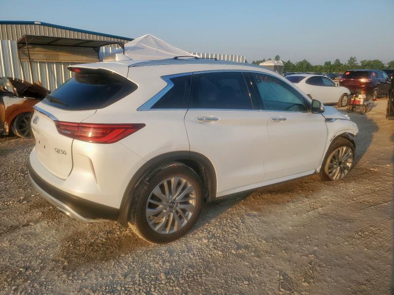  INFINITI QX50 2024 Biały