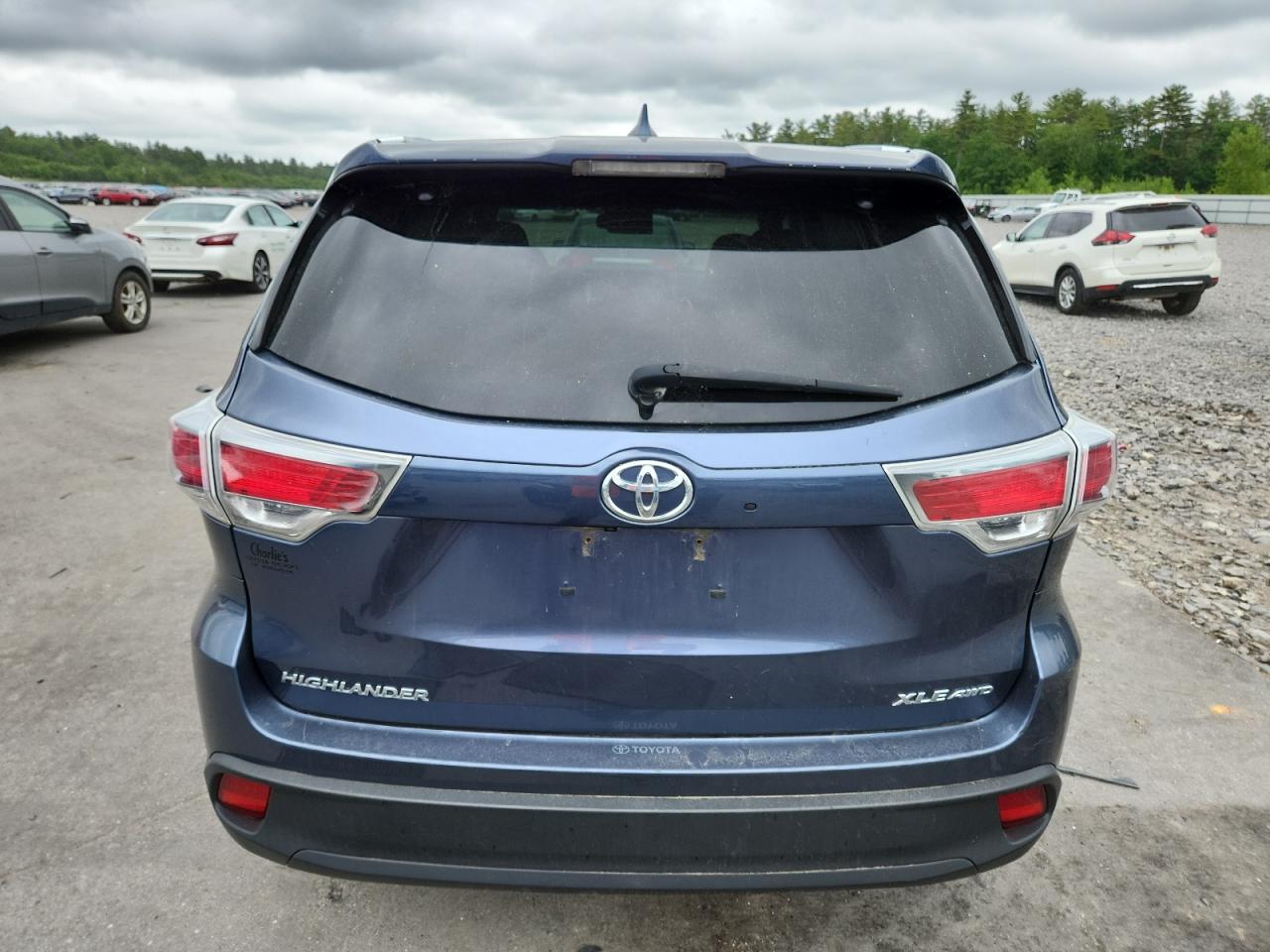 2016 Toyota Highlander Xle VIN: 5TDJKRFH5GS326917 Lot: 61207035