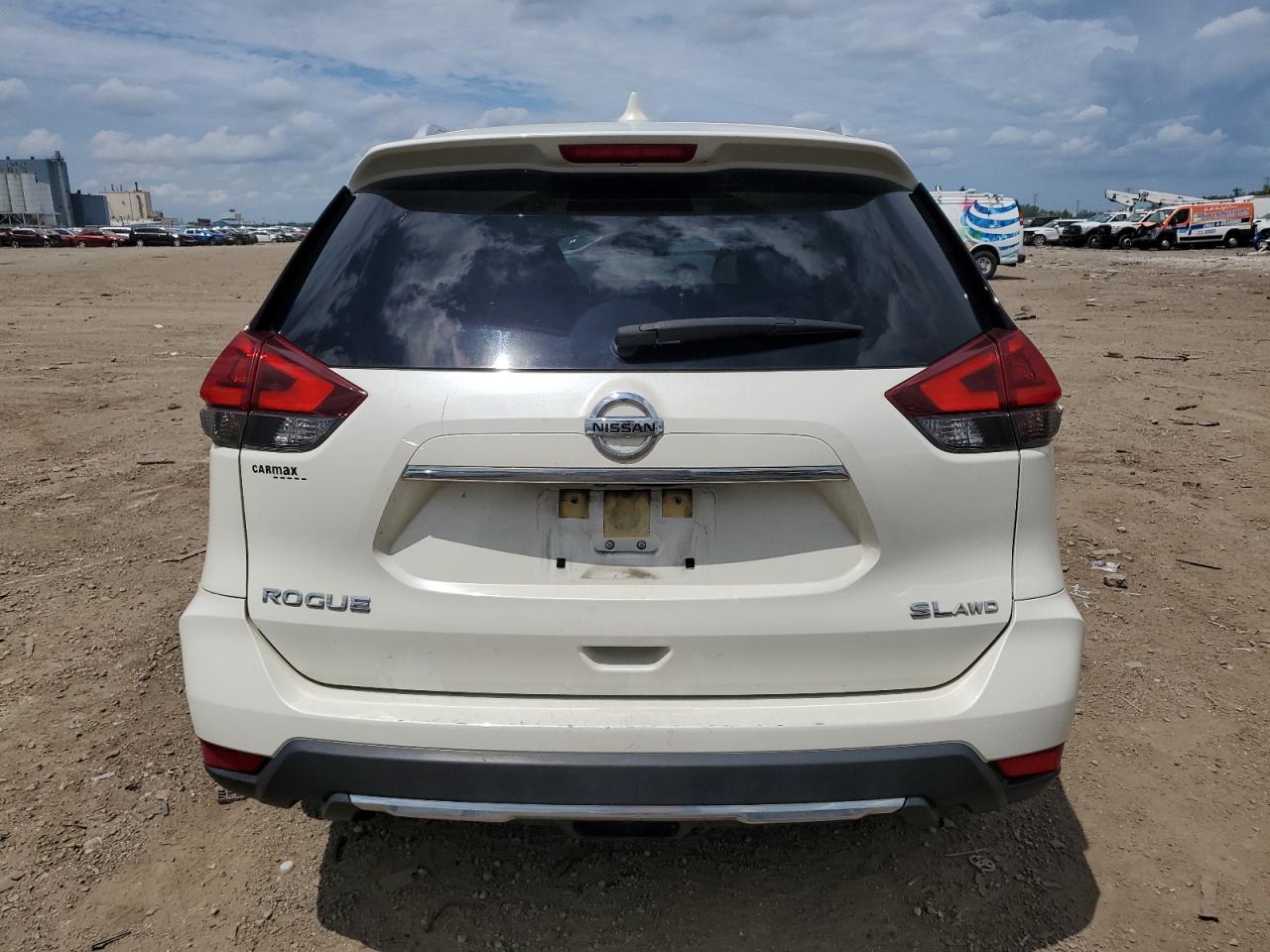 2018 Nissan Rogue S VIN: JN8AT2MV5JW310371 Lot: 62673955