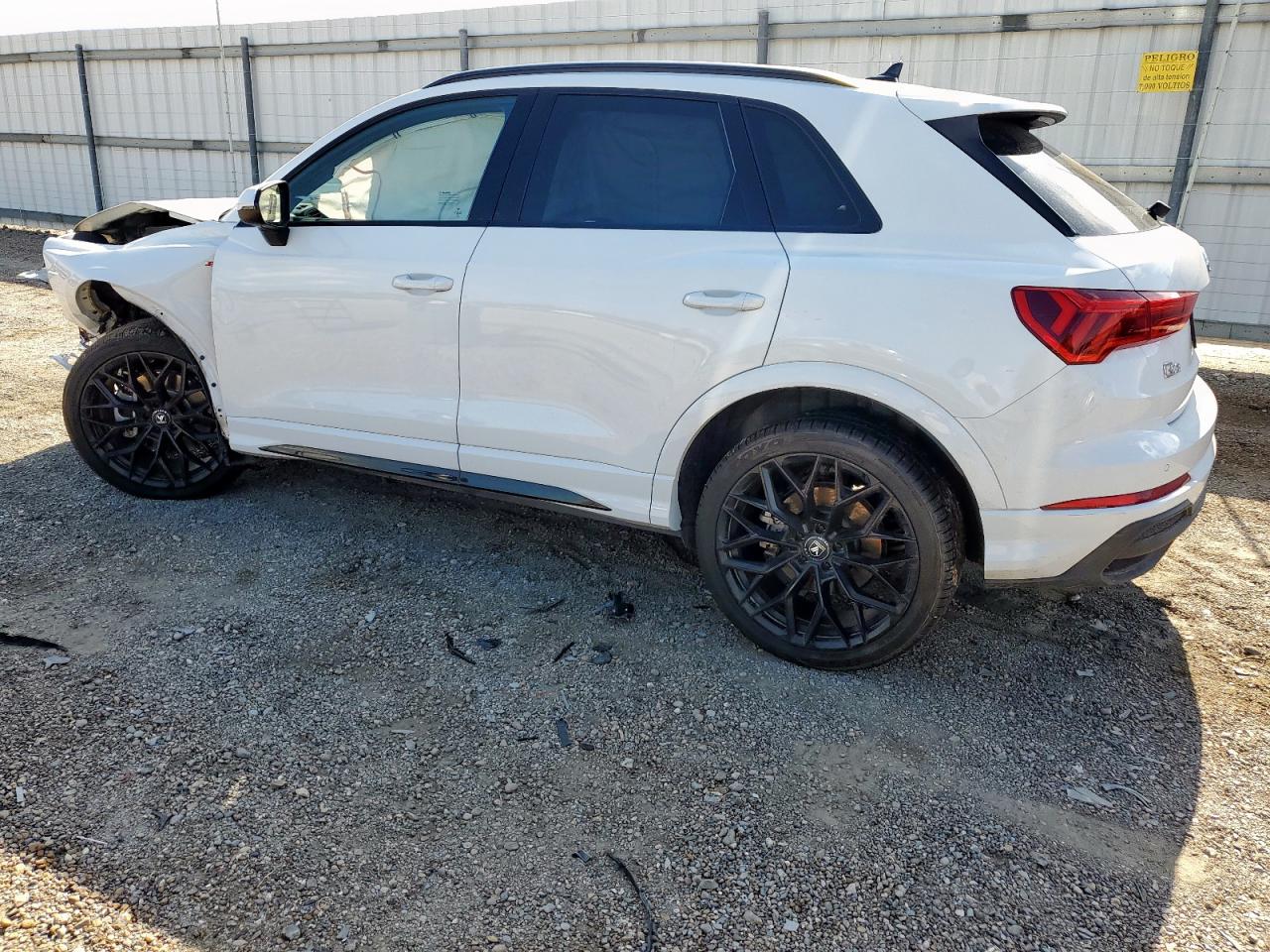 AUDI Q3 2023 VIN WA1EECF32P1092219 photo 2