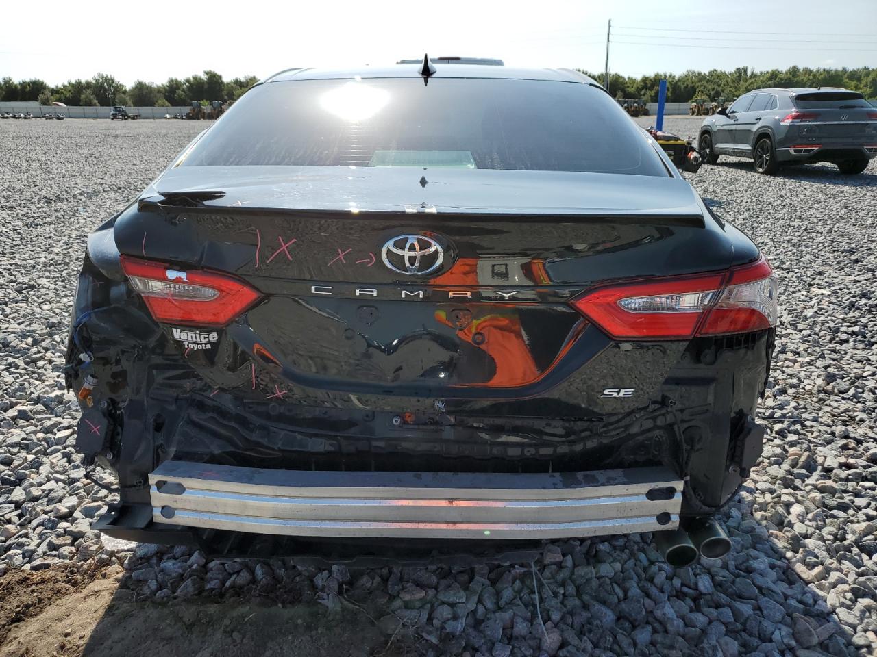 2018 Toyota Camry L VIN: 4T1B11HK0JU560009 Lot: 61396945