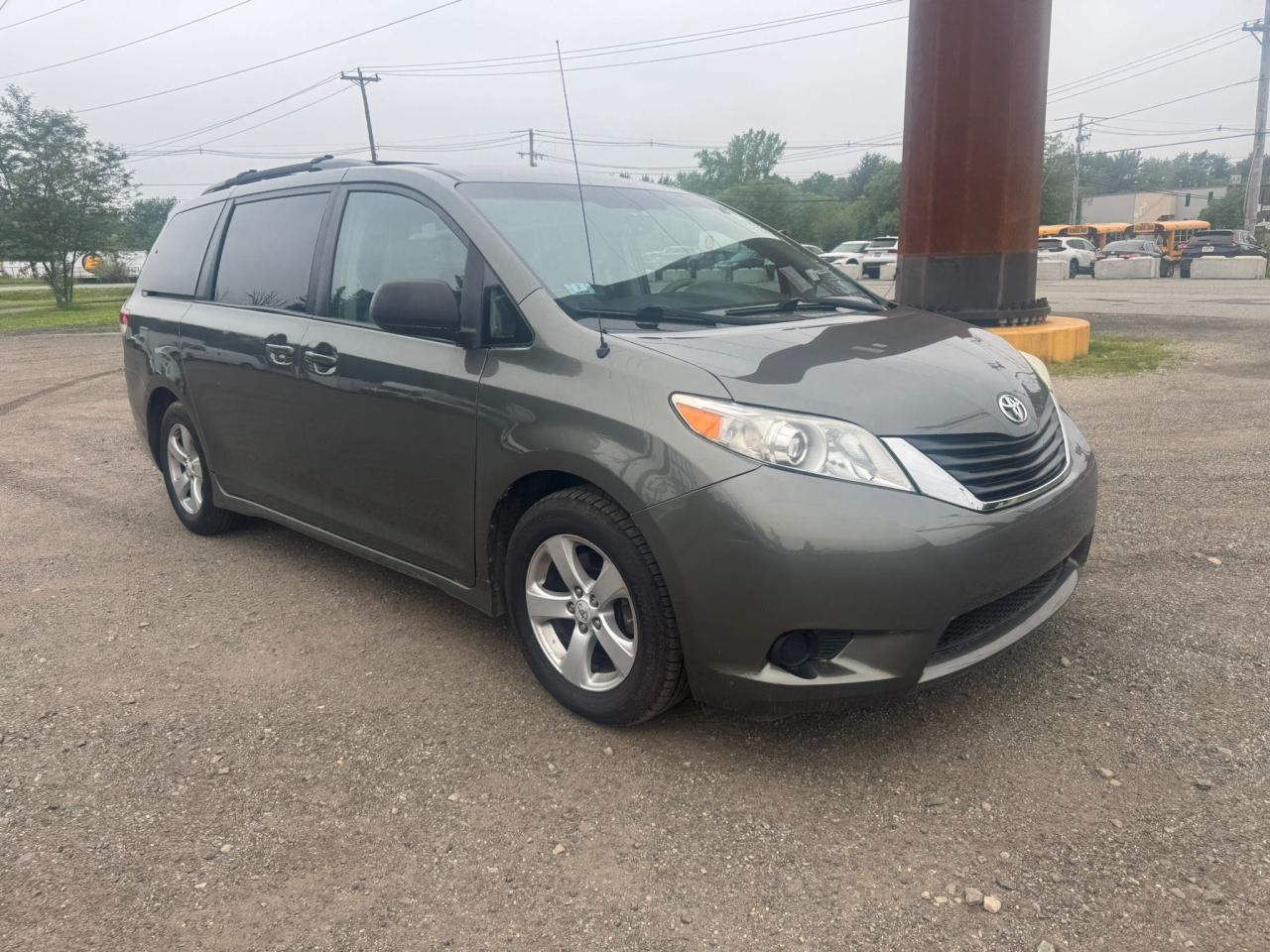 2013 Toyota Sienna Le zu verkaufen in North Billerica, MA - Normal Wear