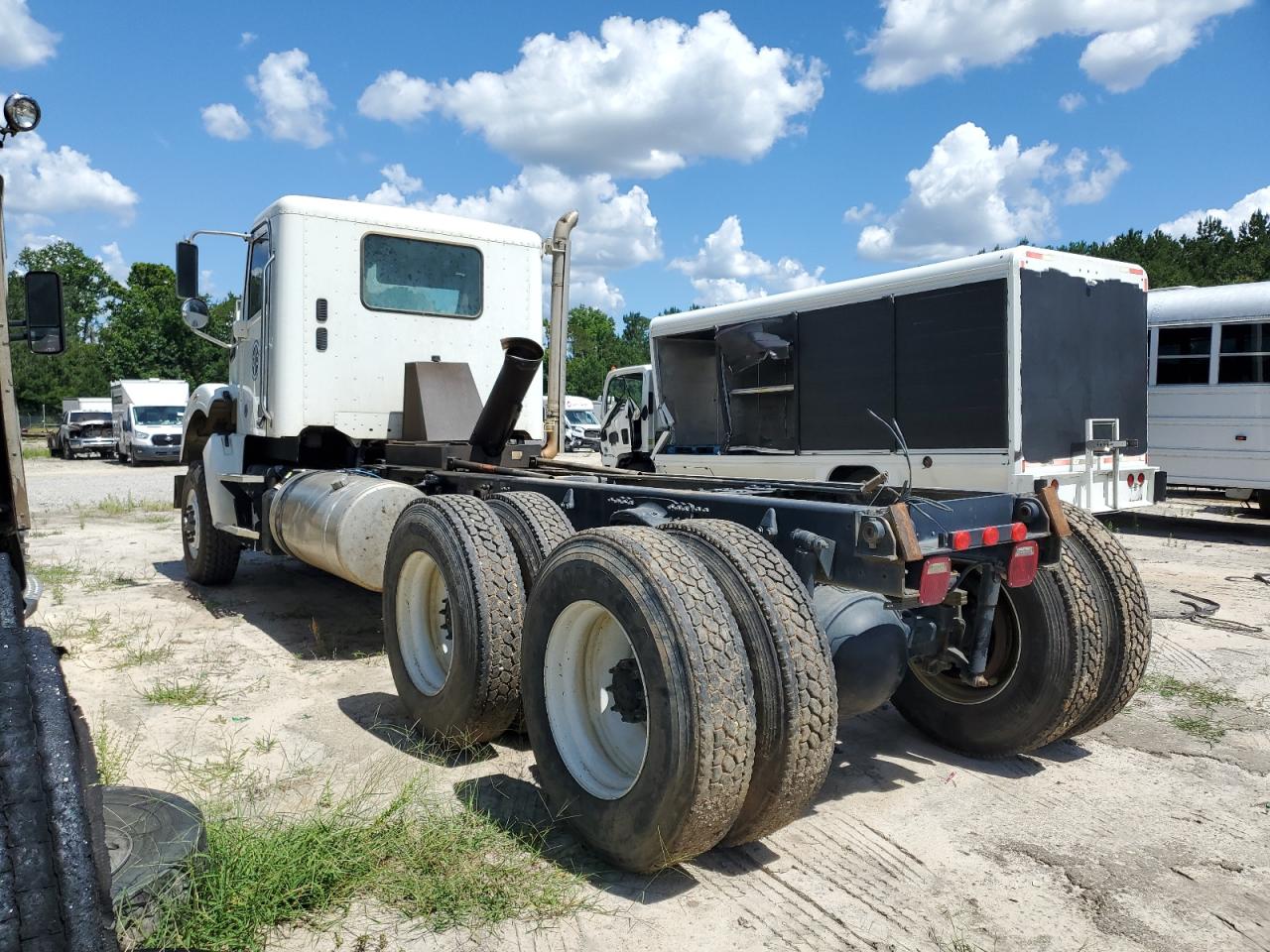 FREIGHTLINER All Models 2016 VIN 3ALHGNBG6GDHE9802 photo 3
