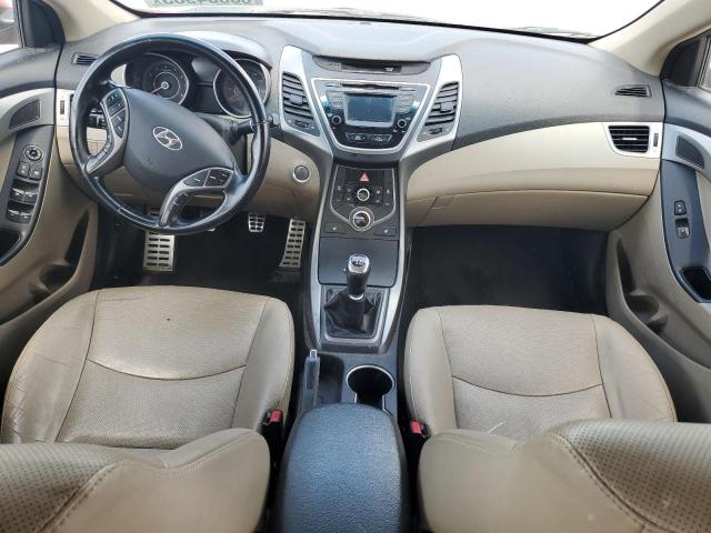  HYUNDAI ELANTRA 2015 Красный