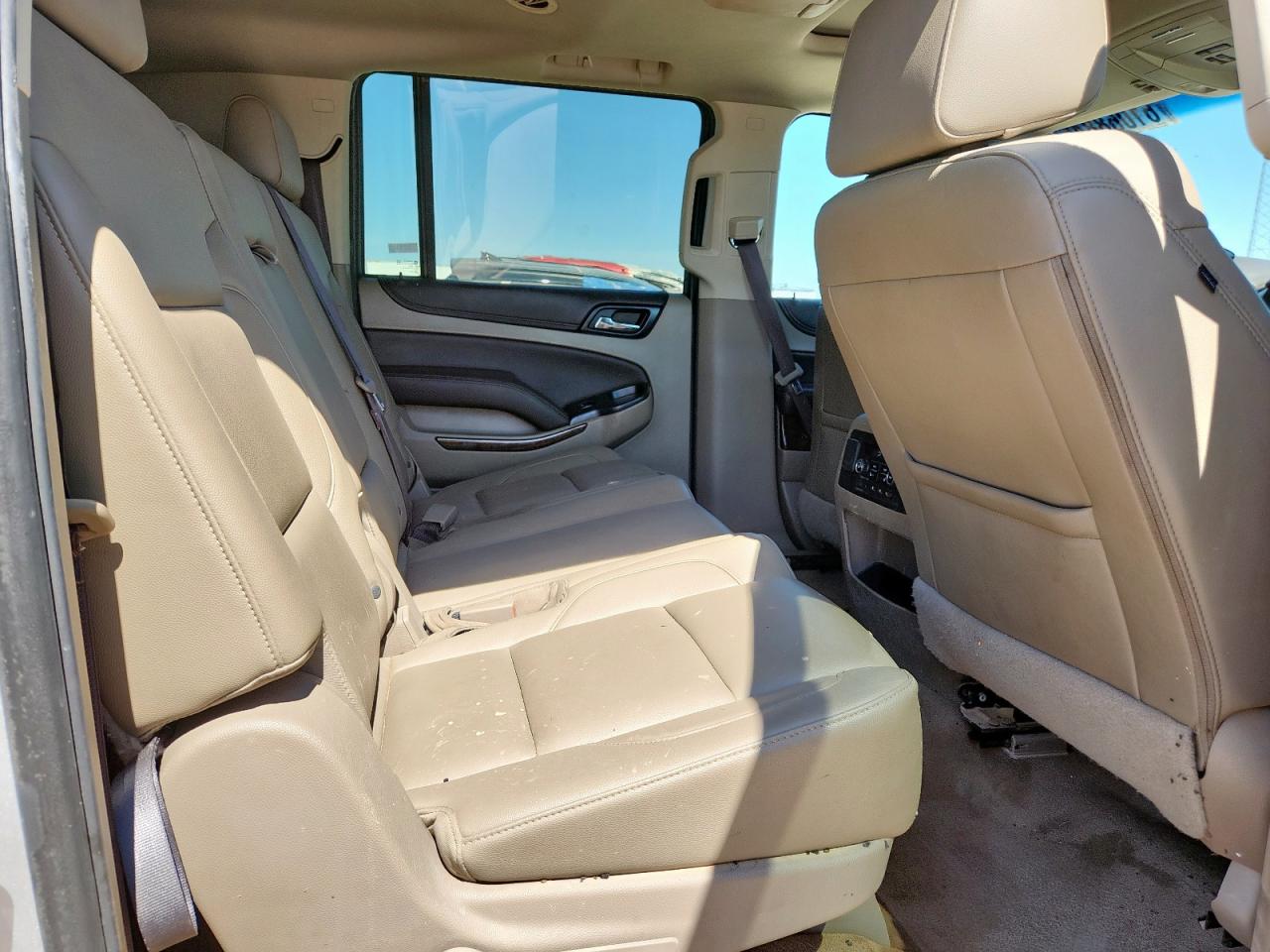 2019 Chevrolet Suburban K1500 Lt VIN: 1GNSKHKCXKR353148 Lot: 61068845