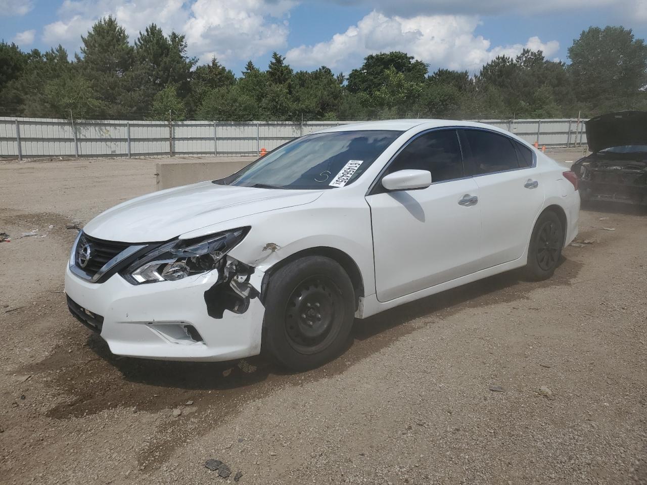 2016 Nissan Altima 2.5 de vânzare în Elgin, IL - Front End