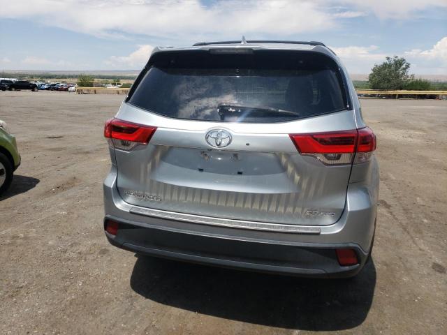  TOYOTA HIGHLANDER 2018 Серебристый
