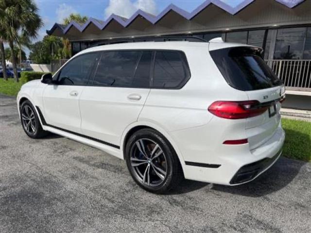  BMW X7 2021 Biały