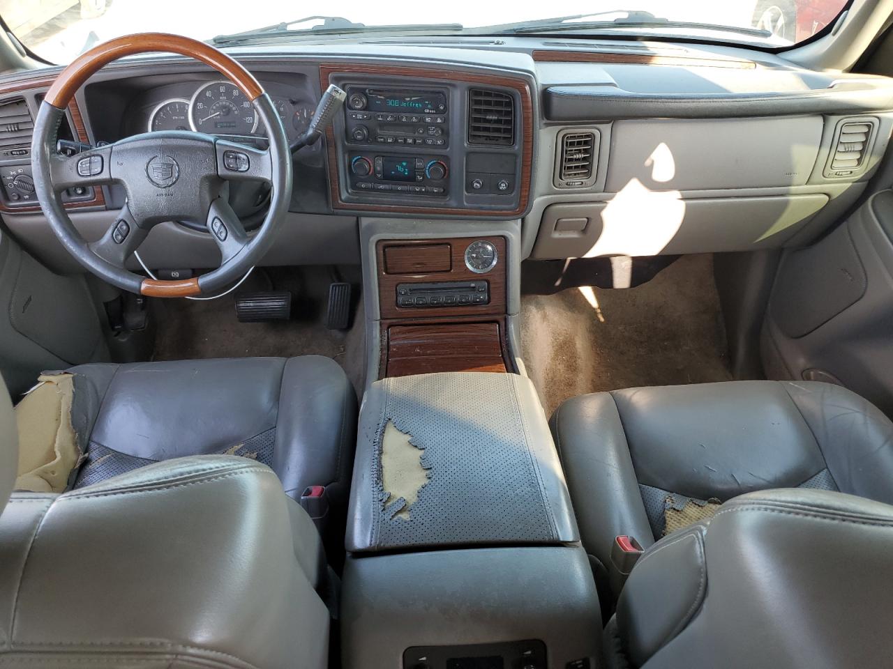 2003 Cadillac Escalade Luxury VIN: 1GYEK63N23R304208 Lot: 61920875