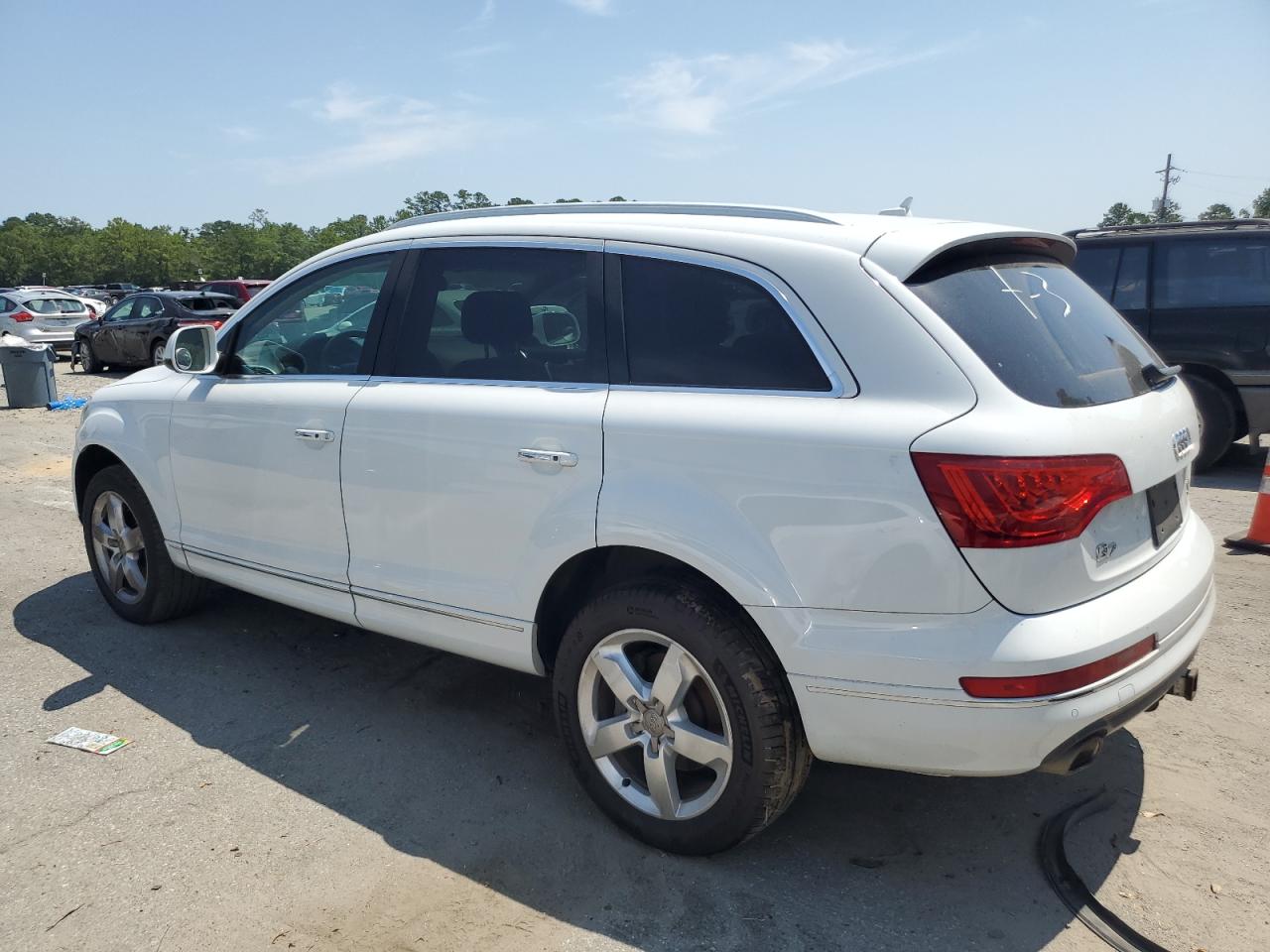 AUDI Q7 2014 VIN WA1LMAFE0ED012654 фото 2