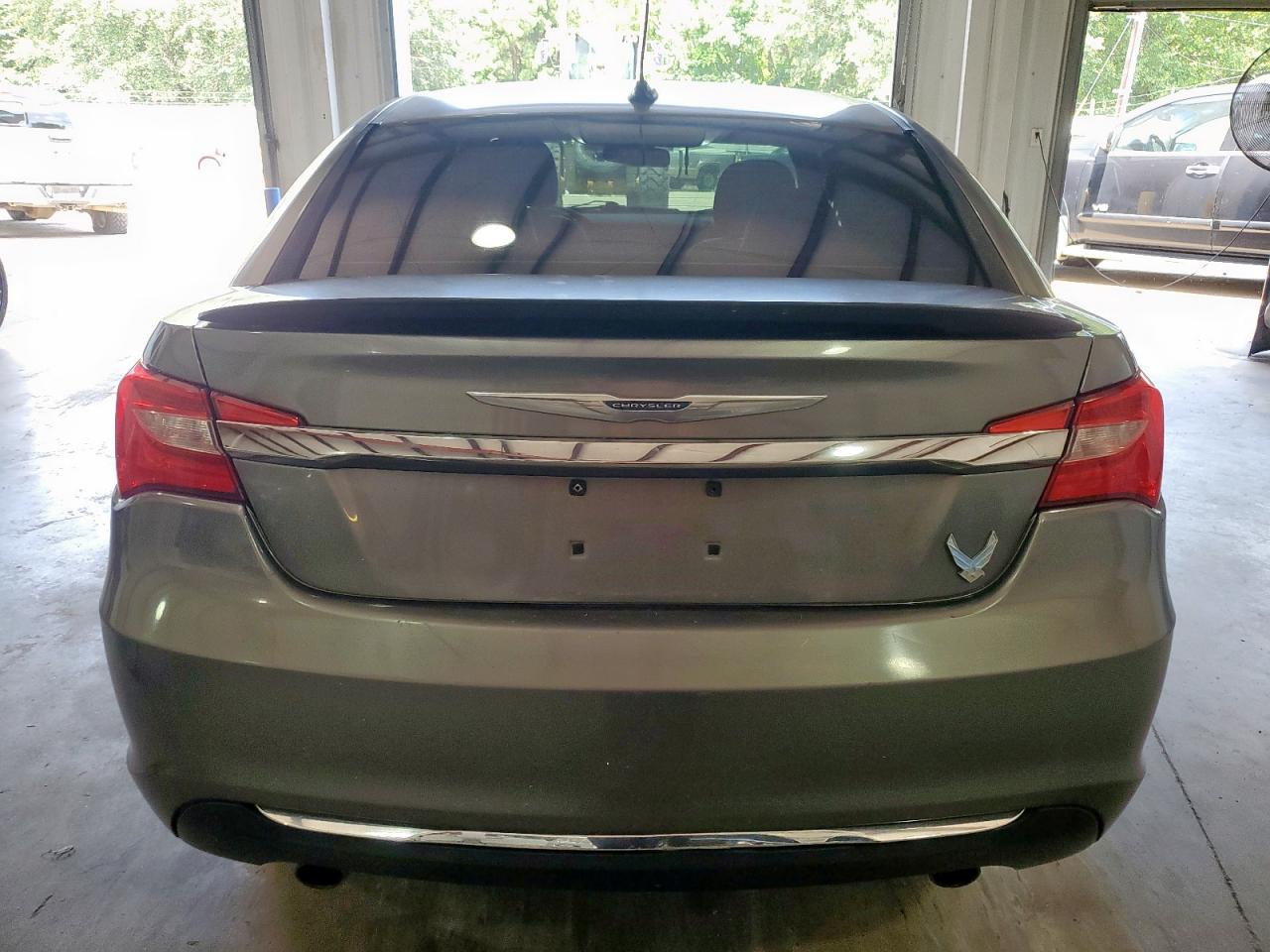 2012 Chrysler 200 Limited VIN: 1C3CCBCG8CN233810 Lot: 60276465