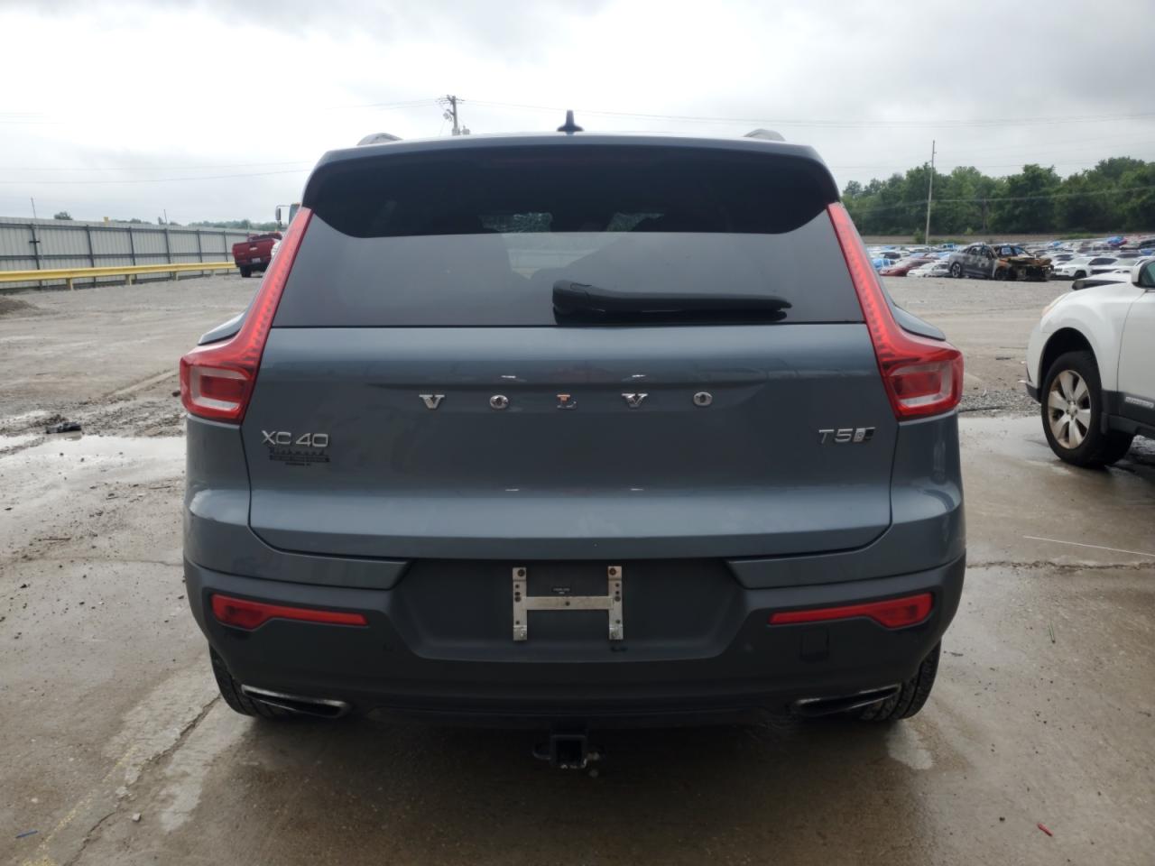 2020 Volvo Xc40 T5 R-Design VIN: YV4162UM4L2337658 Lot: 61304505