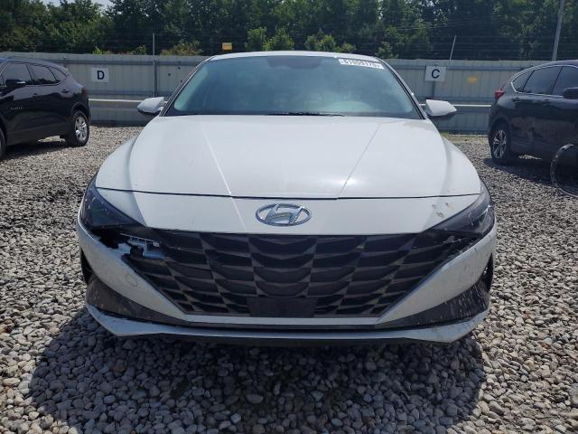  HYUNDAI ELANTRA 2023 Белы