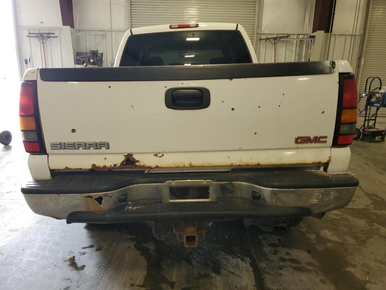 2005 GMC Sierra K2500 Heavy Duty VIN: 1GTHK23265F879577 Lot: 58587875