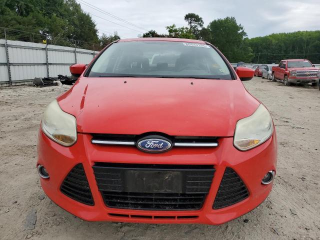 Sedans FORD FOCUS 2012 Czerwony