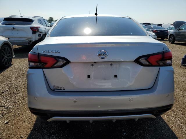  NISSAN VERSA 2020 Серебристый