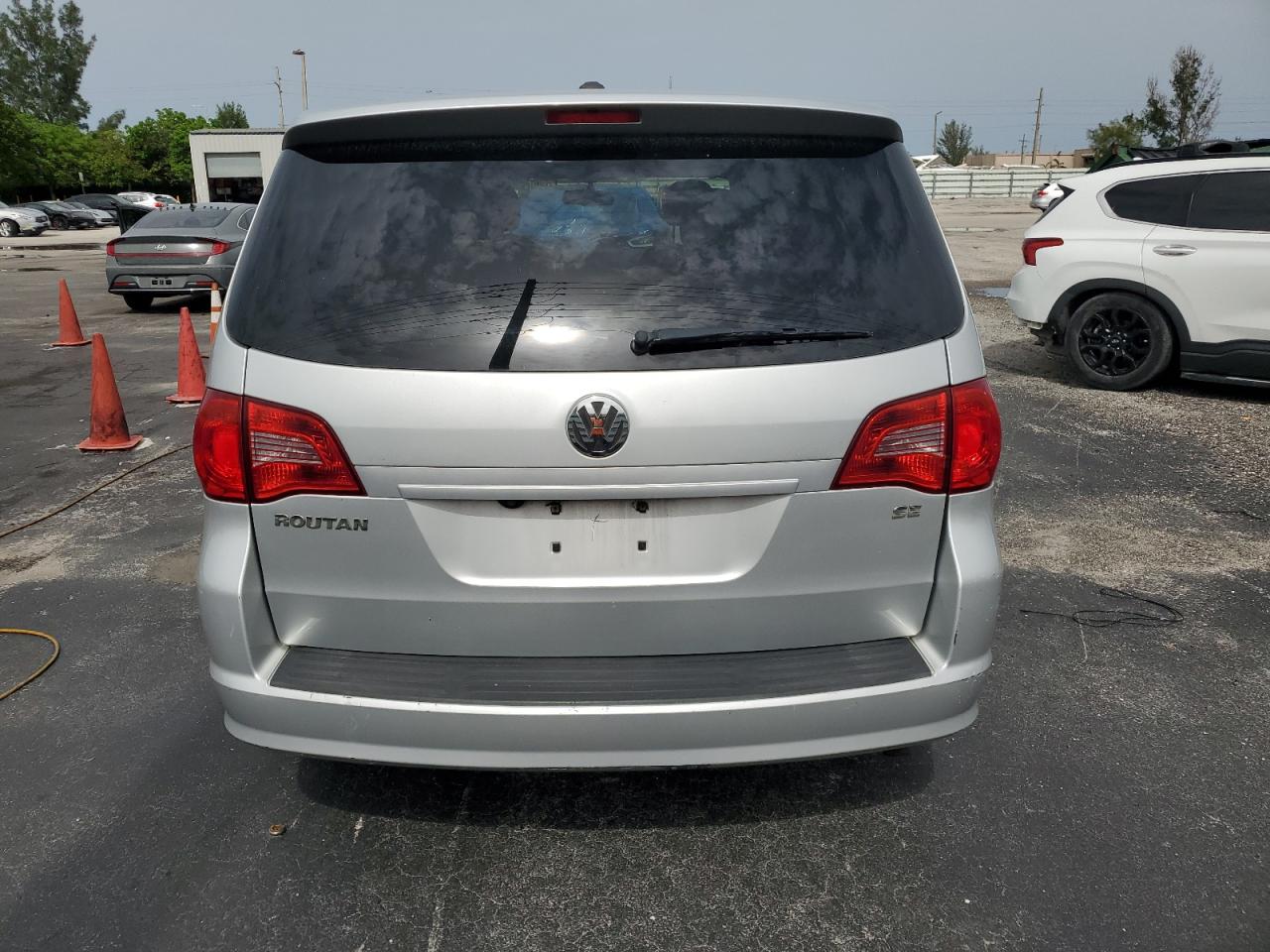 2010 Volkswagen Routan Se VIN: 2V4RW3D10AR199395 Lot: 59429845