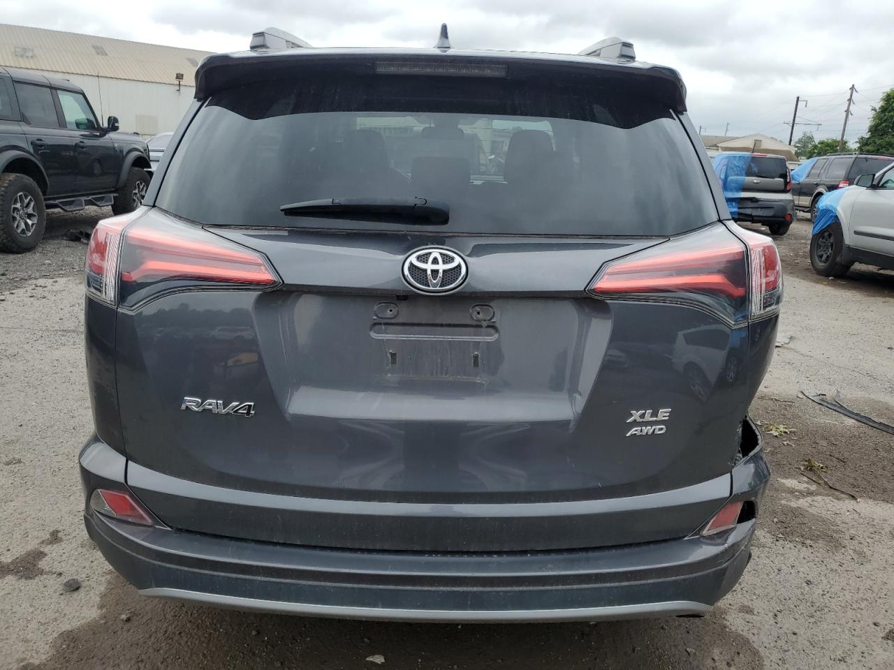 2017 Toyota Rav4 Xle VIN: 2T3RFREV7HW672529 Lot: 62271155