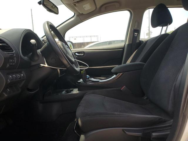  NISSAN LEAF 2016 Серебристый