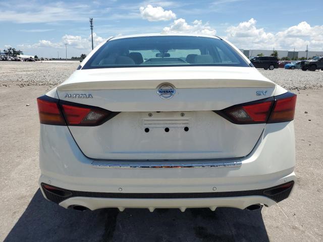  NISSAN ALTIMA 2021 Biały