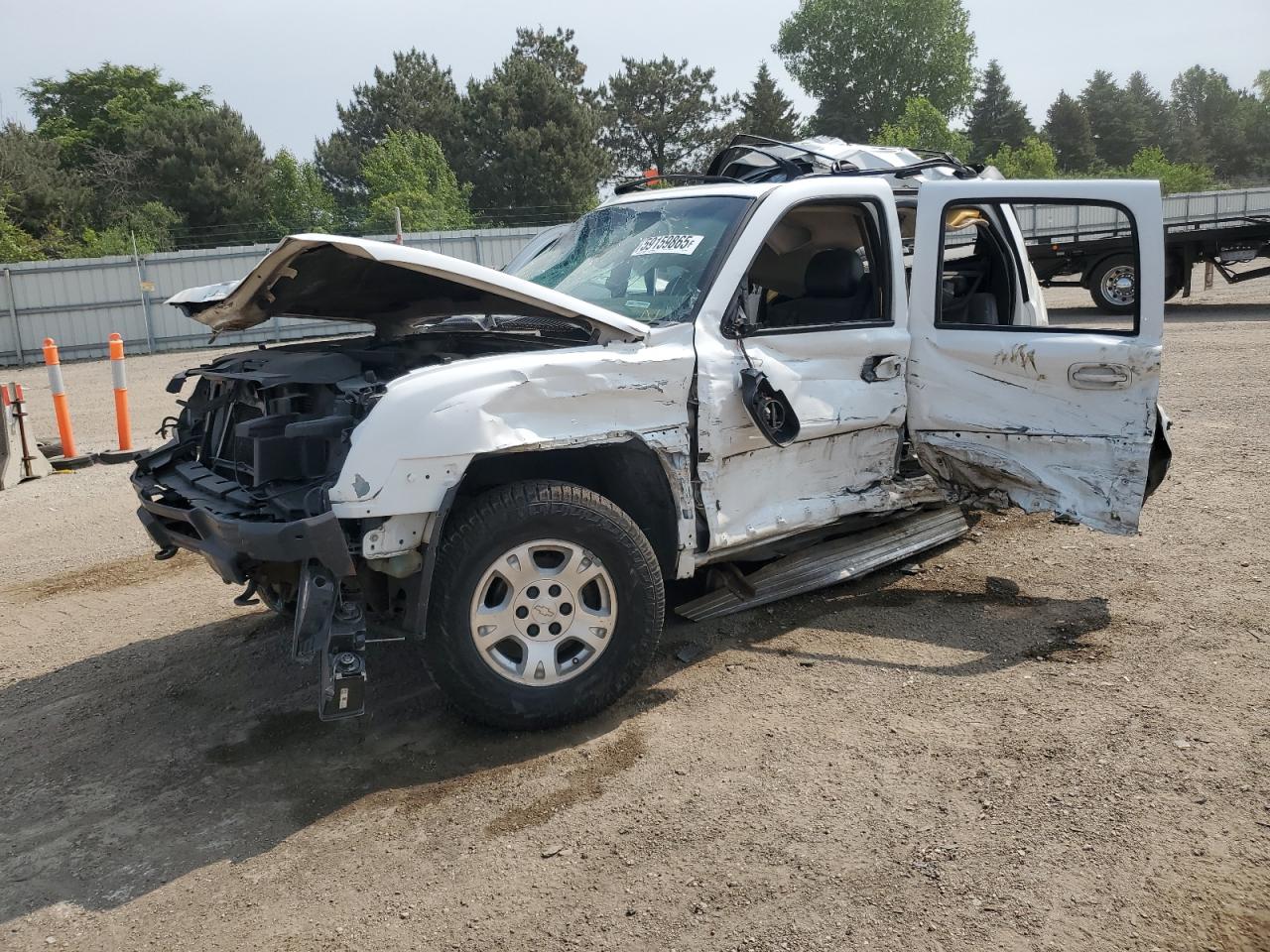 2003 Chevrolet Avalanche K1500 for Sale in Elgin, IL - All Over