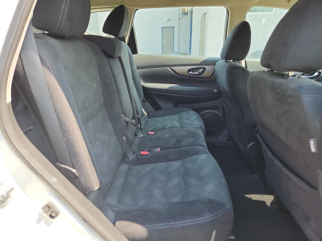 2015 Nissan Rogue S VIN: 5N1AT2MV2FC858800 Lot: 62750085