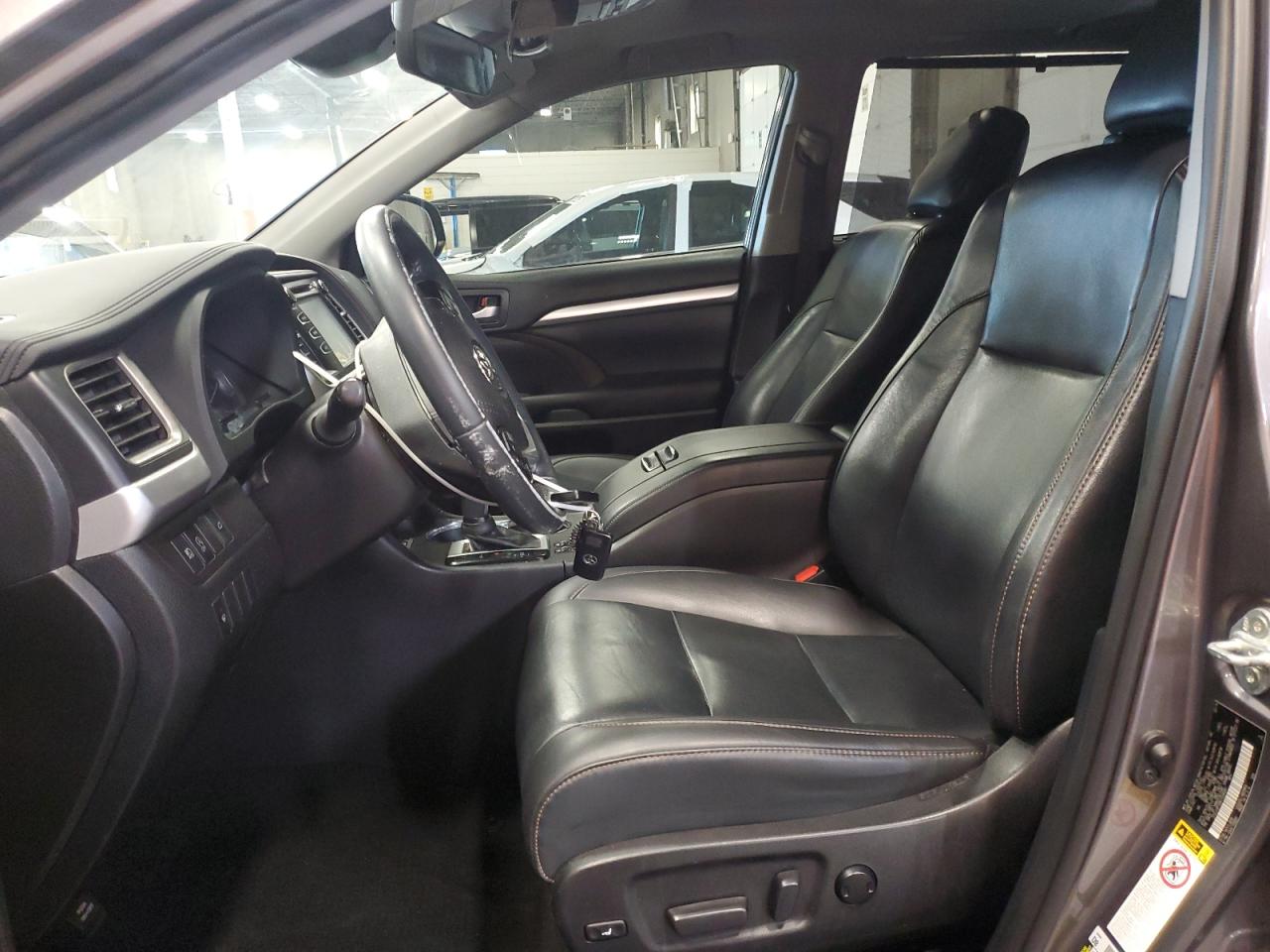 2019 Toyota Highlander Se VIN: 5TDJZRFH0KS598991 Lot: 62814595