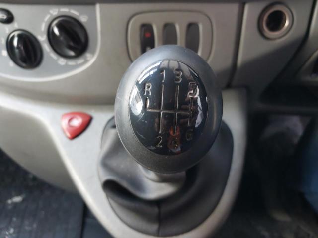 2009 VAUXHALL VIVARO 290