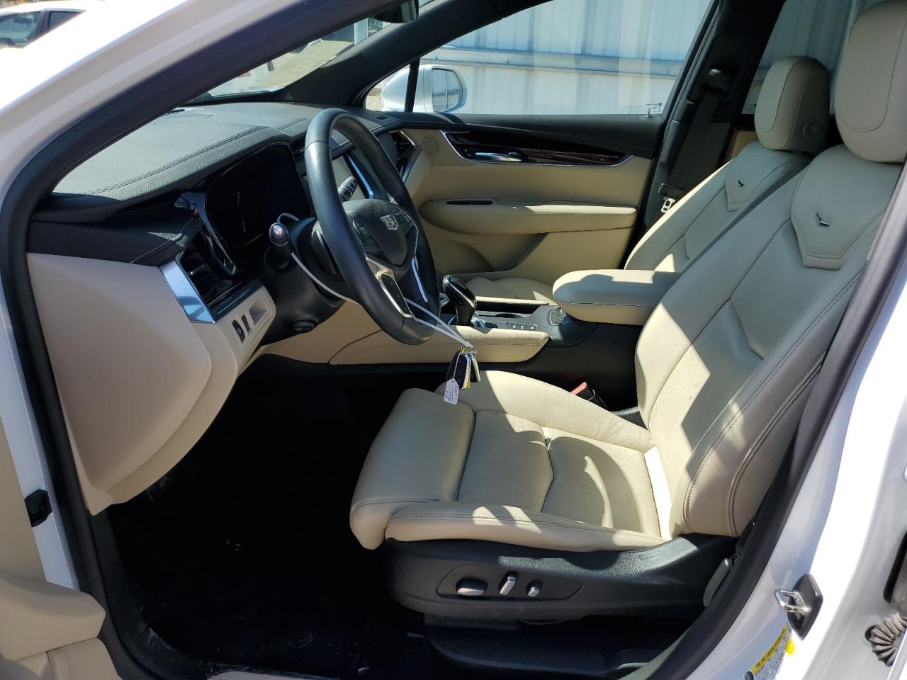 2017 Cadillac Xt5 Premium Luxury VIN: 1GYKNERSXHZ215754 Lot: 61380075