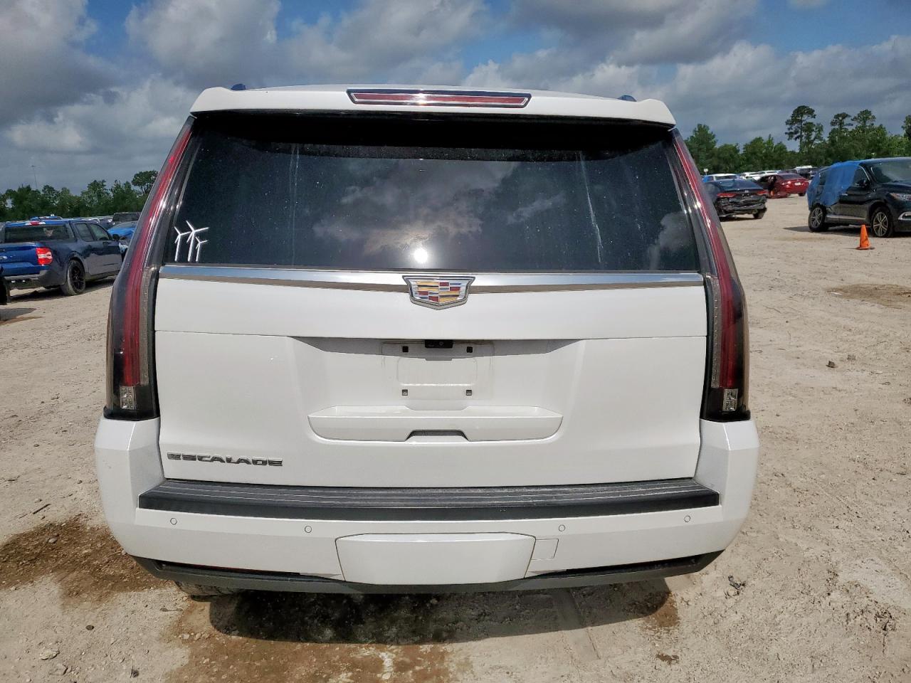 2018 Cadillac Escalade Premium Luxury VIN: 1GYS3CKJ4JR329038 Lot: 59240665