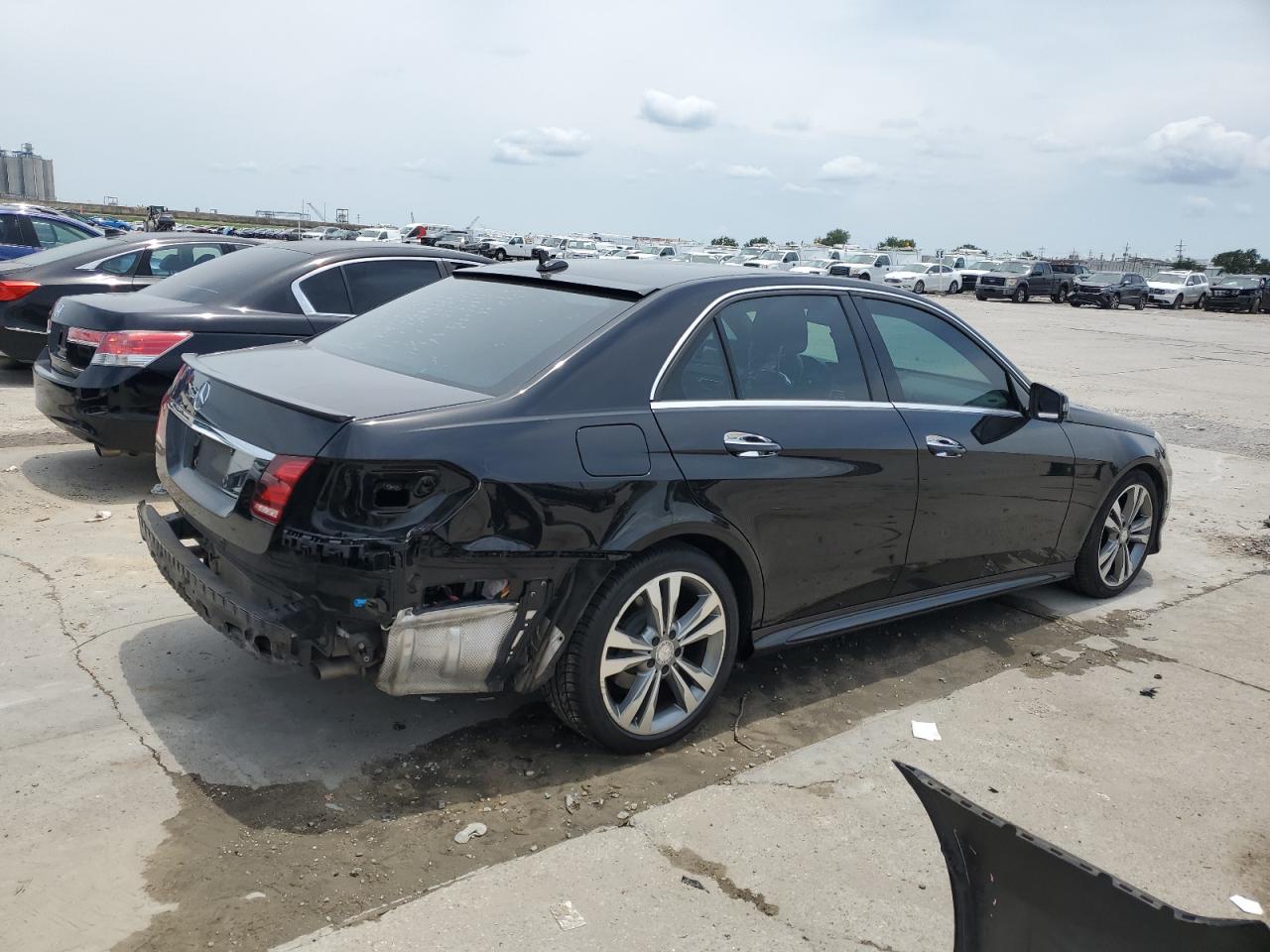 MERCEDES-BENZ E-CLASS 2014 VIN WDDHF5KB6EA924317 zdjęcie 3