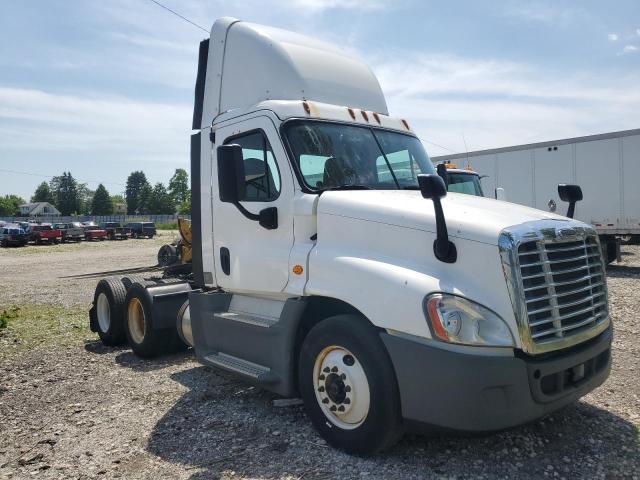 2015 Freightliner Cascadia 125 Semi Truck