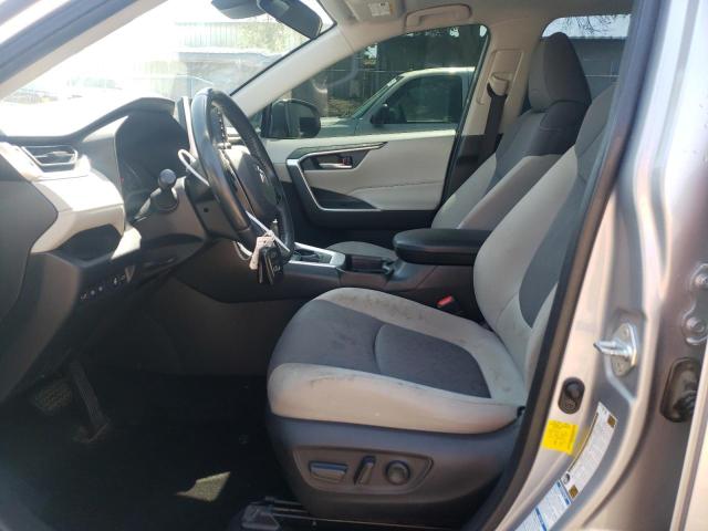  TOYOTA RAV4 2019 Srebrny