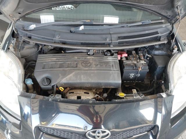 2010 TOYOTA YARIS TR V
