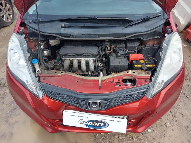 2014 HONDA JAZZ ES +