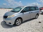 2011 Toyota Sienna  იყიდება Taylor-ში, TX - Side