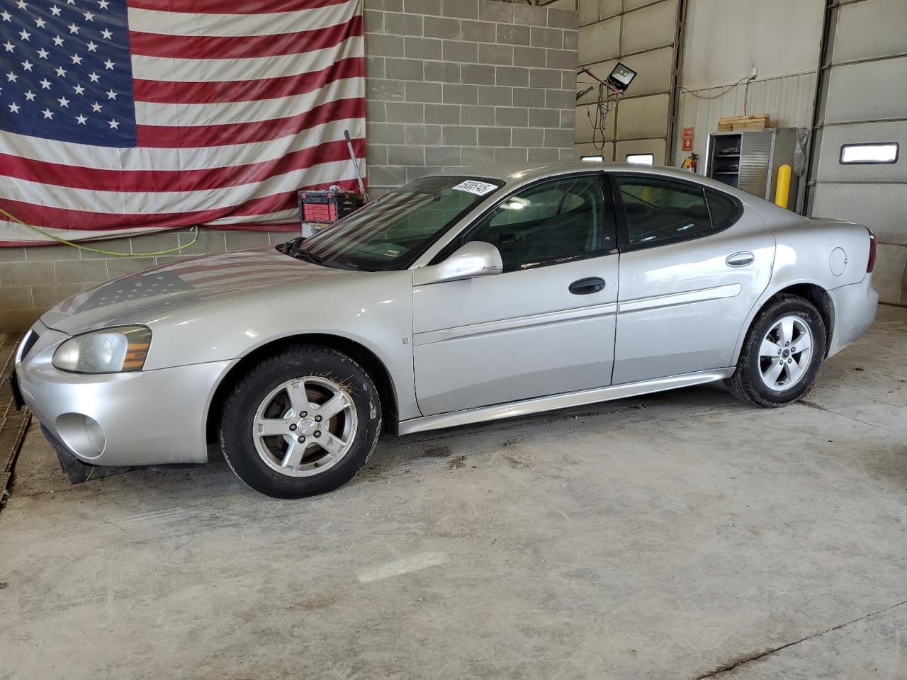 2006 Pontiac Grand Prix for Sale in Columbia, MO - Front End