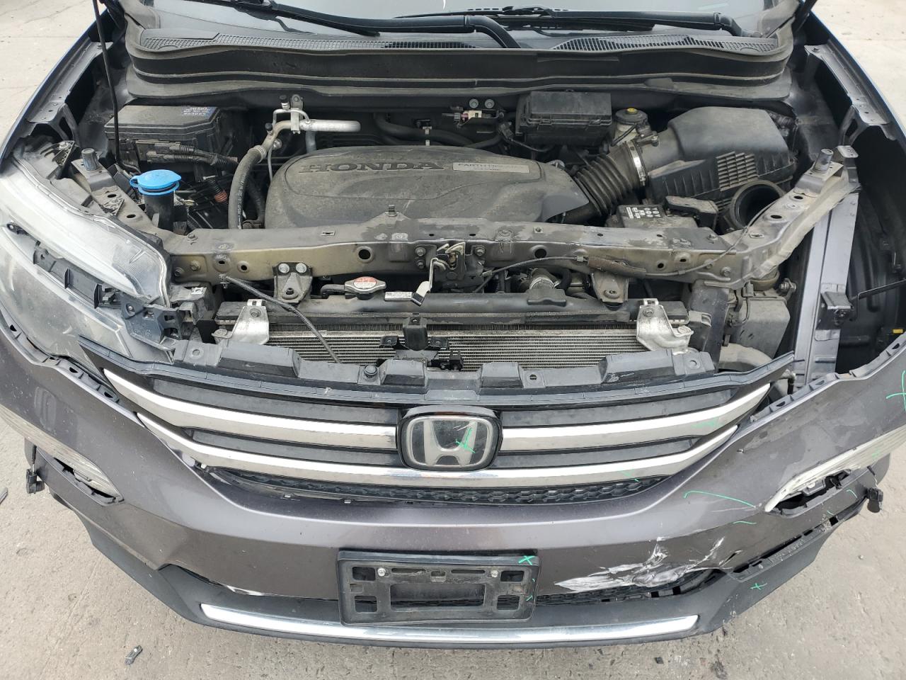 2016 Honda Pilot Touring VIN: 5FNYF5H90GB038115 Lot: 62823445