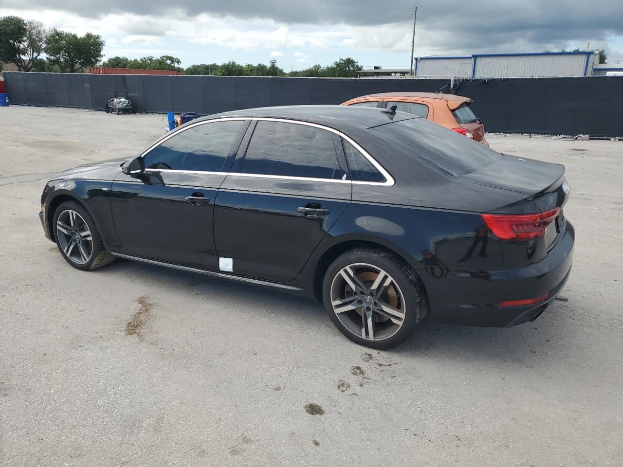AUDI A4 2017 VIN WAUENAF43HN002019 zdjęcie 2