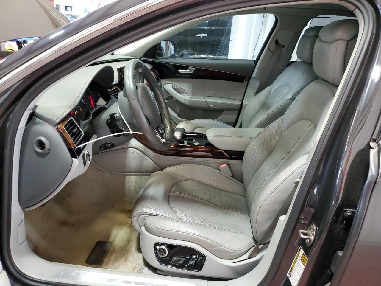 2011 Audi A8 L Quattro VIN: WAURVAFD5BN005898 Lot: 61433365