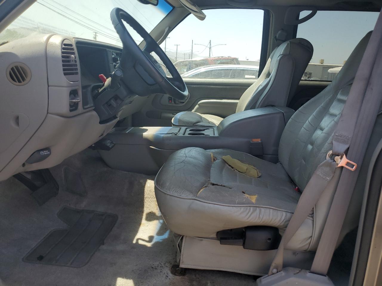 1999 GMC Suburban K2500 VIN: 1GDGK26J6XJ777755 Lot: 61842385