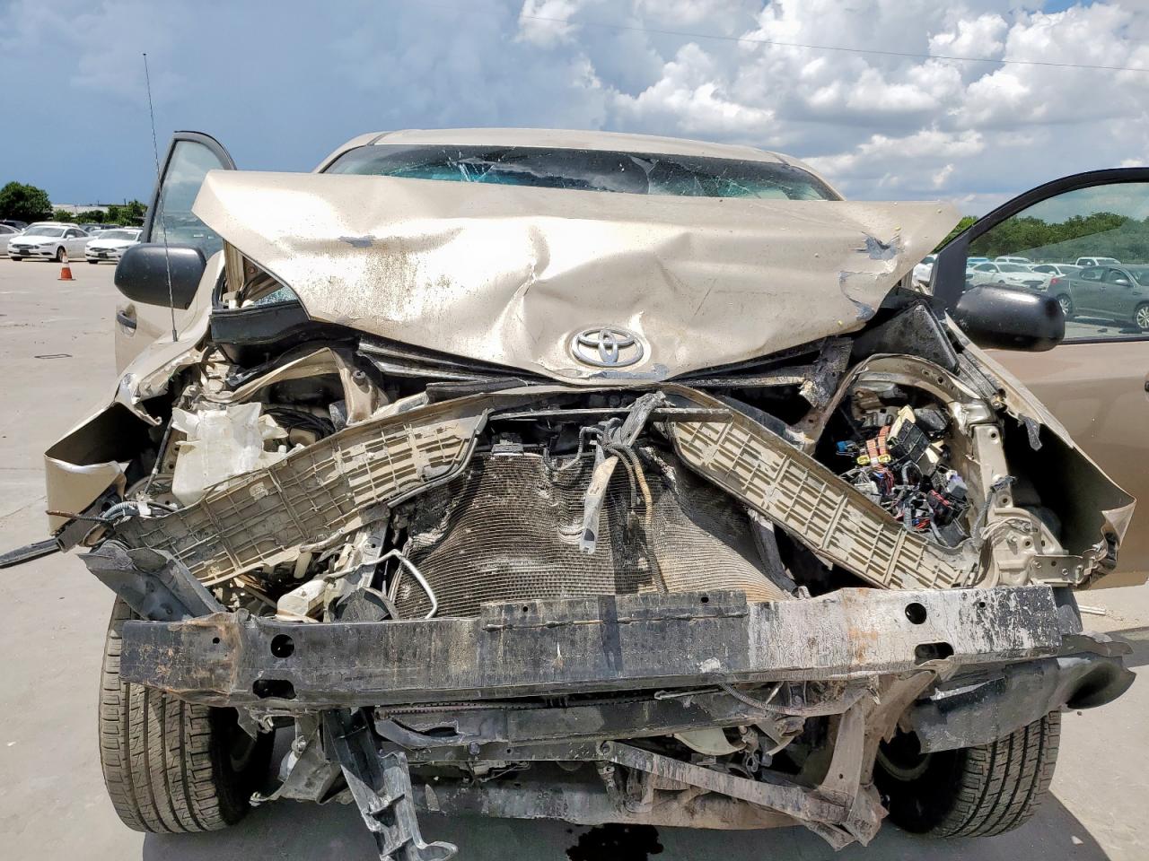 TOYOTA All Models 2014 VIN 5TDZK3DC7ES469663 фото 12