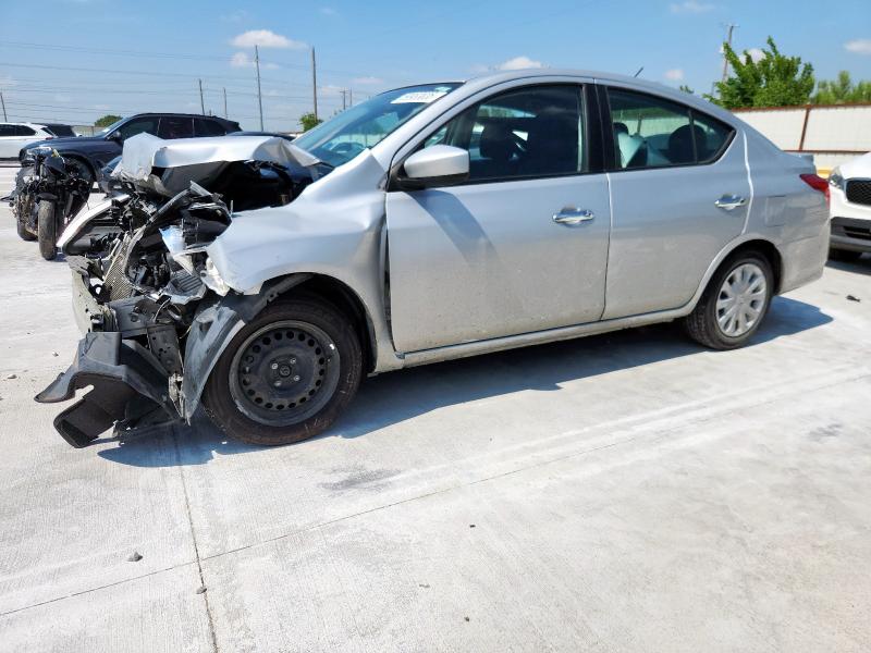  NISSAN VERSA 2019 Серебристый